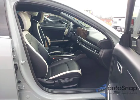 2025 Kia K4 Gt-Line из США, поврежденный, VIN 3KPFW4DE8SE142127